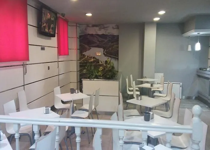 Hotel Canaima 2*