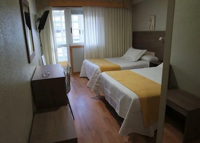 Canaima Hotel 2*
