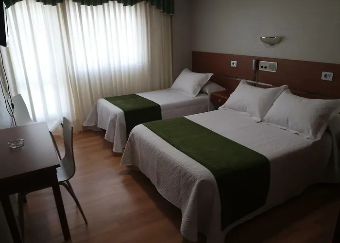 Canaima Hotel 2*